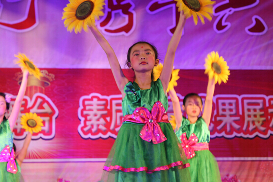 現(xiàn)外舉辦家長開放日 實(shí)現(xiàn)家校零距離互動