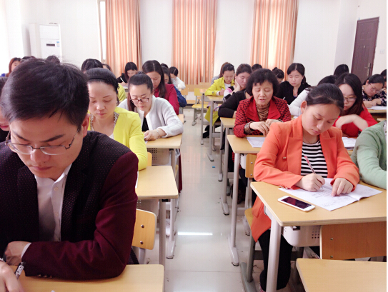 現外象湖校區(qū)語文教研組進行觀摩研討課評比活動