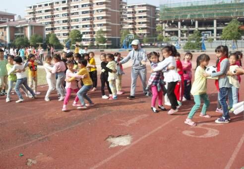 現(xiàn)外象湖校區(qū)第六屆秋季運(yùn)動會勝利閉幕