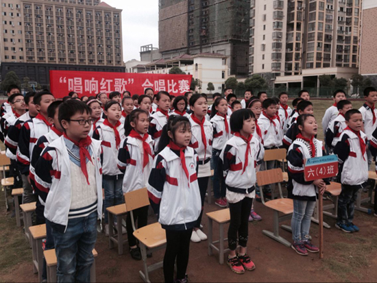 南昌現(xiàn)外象湖校區(qū)六年級開展“唱紅歌，頌祖國”合唱比賽